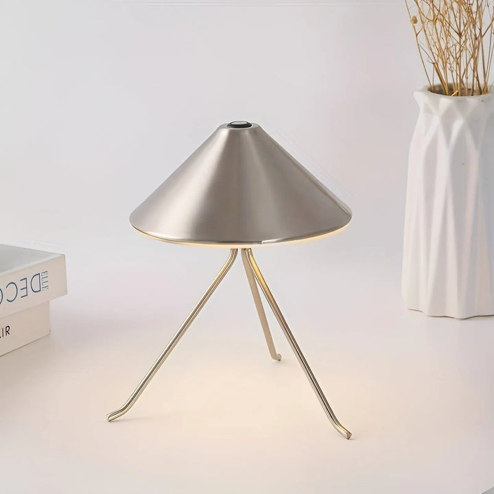 Eleganza Luxe Table Lamp – USB Rechargeable LED Lighting with Chic Design in Black, Gold and Silver Kalsten