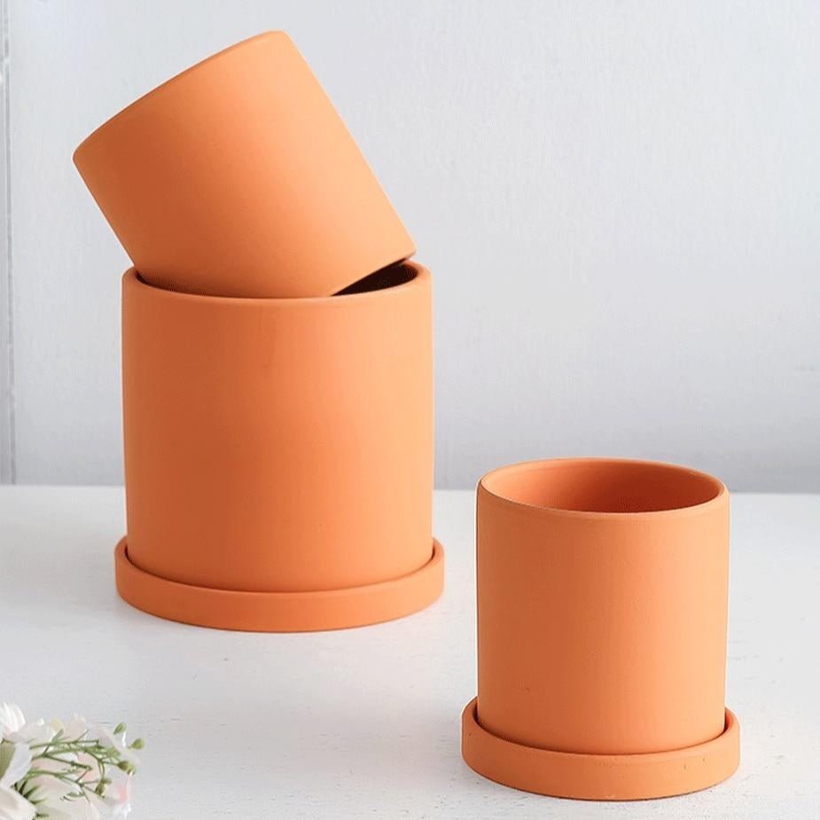 Kalsten | Elegant flowerpot made of ceramic with saucer