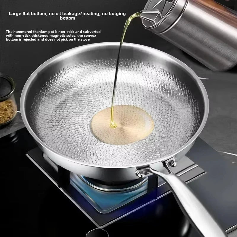 BowLift | Titanium hammered non-stick frying pan for induction cooktops and everyday cooking