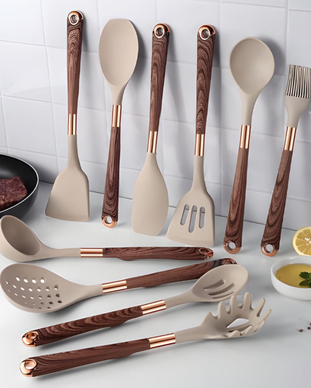 Skanto | Elegant Silicone Utensil Set with Wood-Design Handles