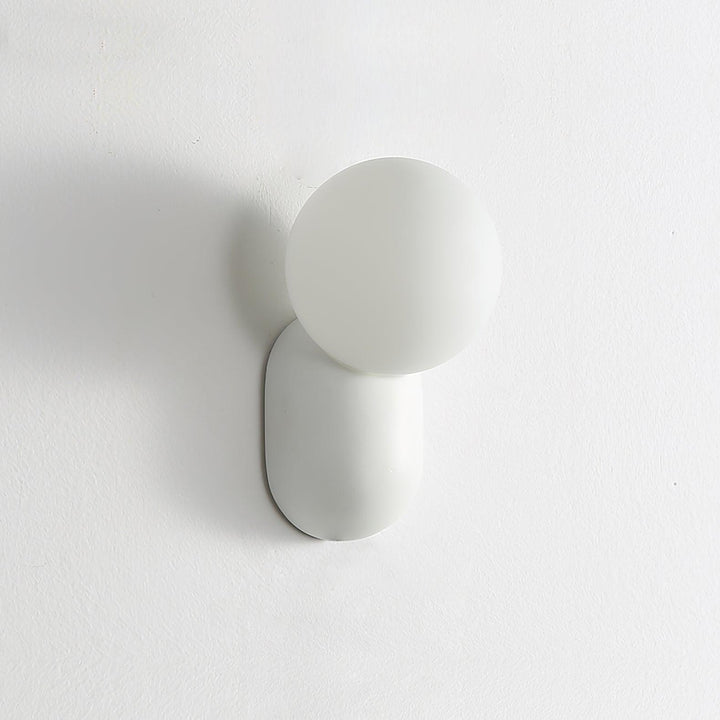 ChicGlow Resin Wall Lamp – Elegance and Energy Efficiency in One Kalsten