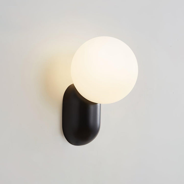 ChicGlow Resin Wall Lamp – Elegance and Energy Efficiency in One Kalsten