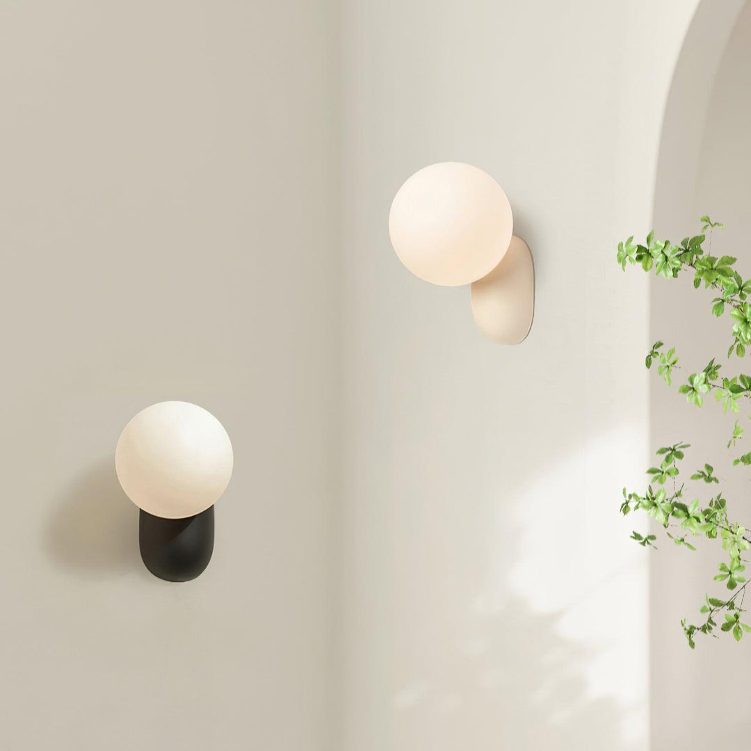 ChicGlow Resin Wall Lamp – Elegance and Energy Efficiency in One Kalsten