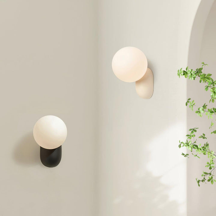 ChicGlow Resin Wall Lamp – Elegance and Energy Efficiency in One Kalsten