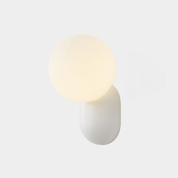 ChicGlow Resin Wall Lamp – Elegance and Energy Efficiency in One Kalsten