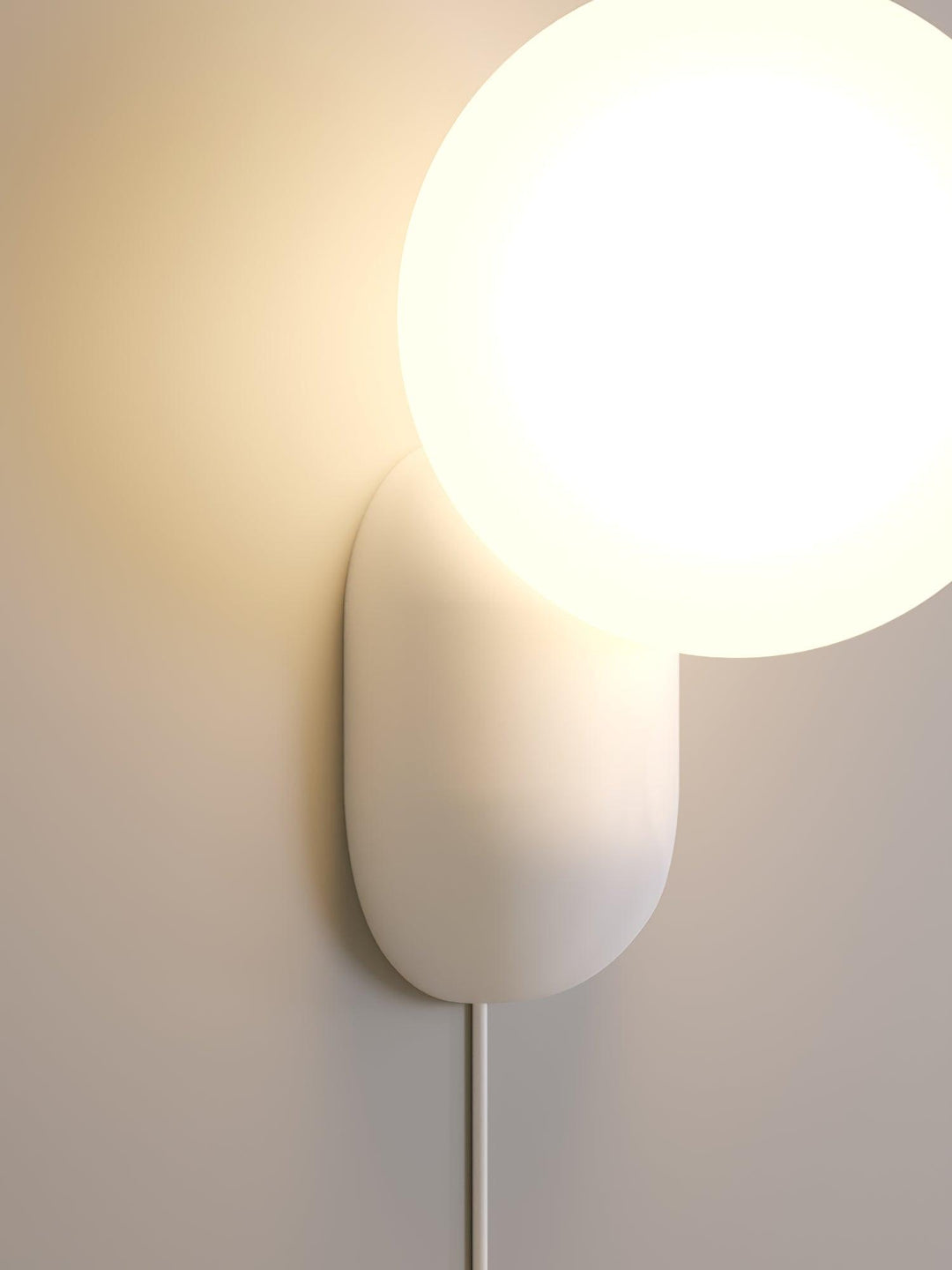 ChicGlow Resin Wall Lamp – Elegance and Energy Efficiency in One Kalsten
