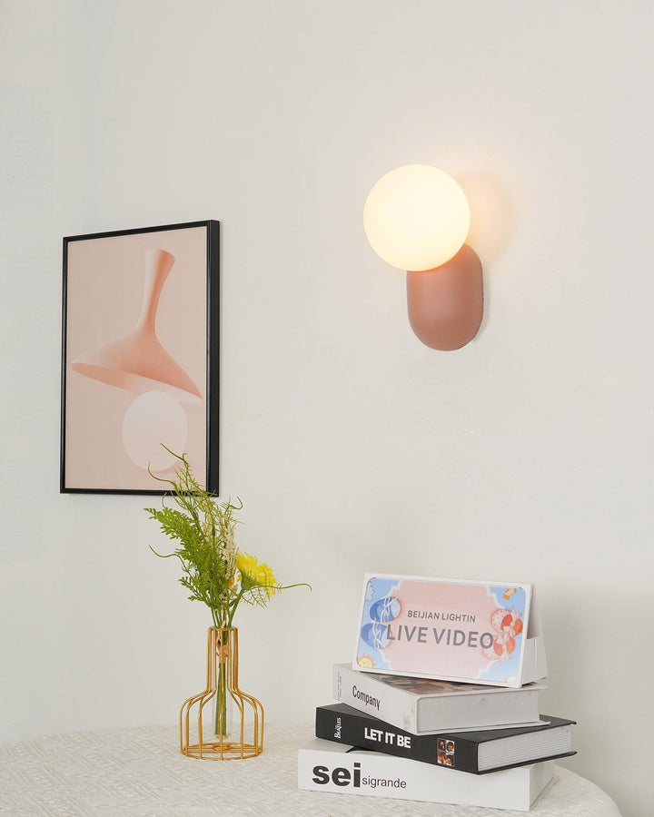 ChicGlow Resin Wall Lamp – Elegance and Energy Efficiency in One Kalsten
