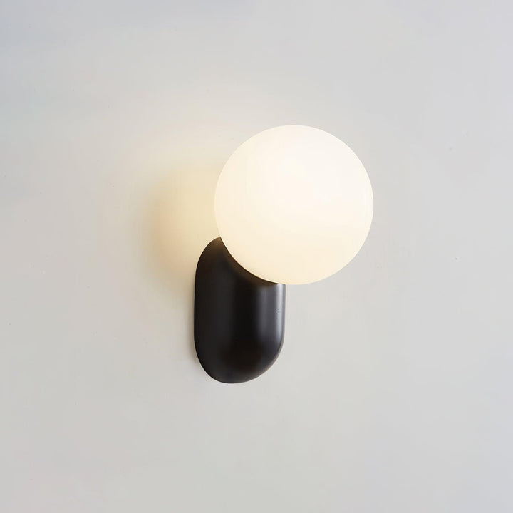 ChicGlow Resin Wall Lamp – Elegance and Energy Efficiency in One Kalsten