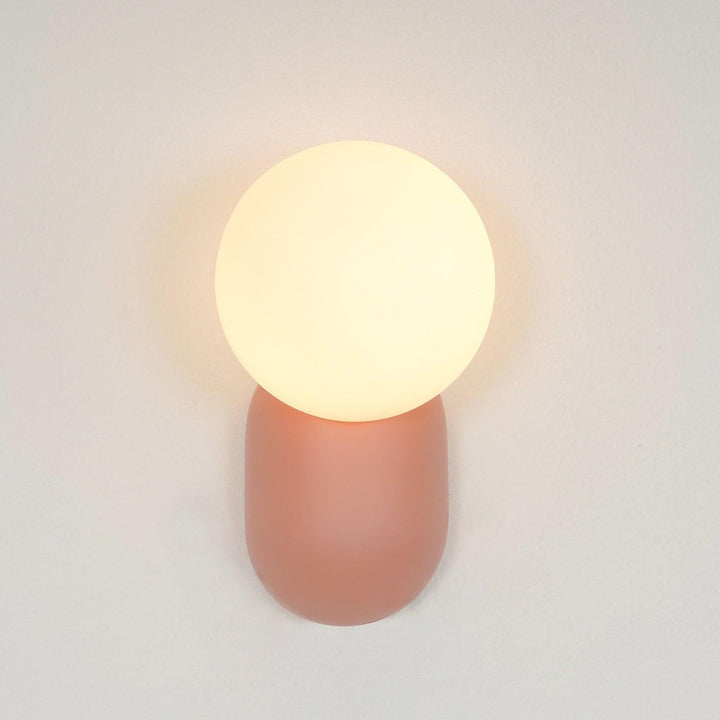 ChicGlow Resin Wall Lamp – Elegance and Energy Efficiency in One Kalsten