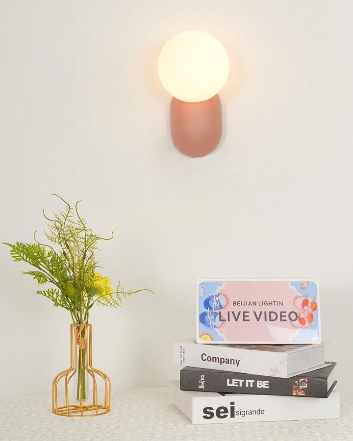 ChicGlow Resin Wall Lamp – Elegance and Energy Efficiency in One Kalsten