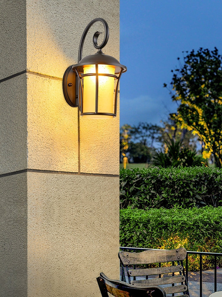 Castro Wall Light | Kalsten