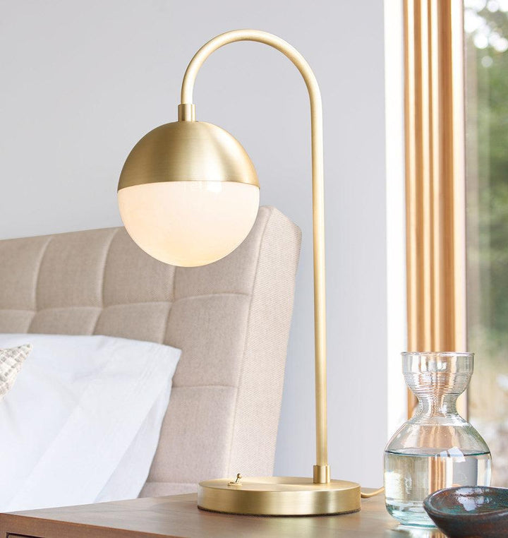 Cedar Moss Table Lamp | Kalsten