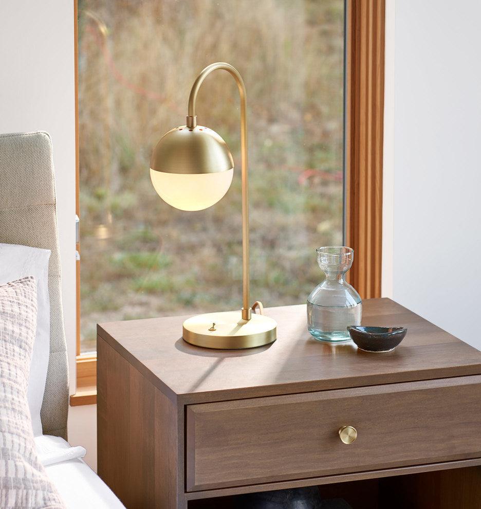 Cedar Moss Table Lamp | Kalsten
