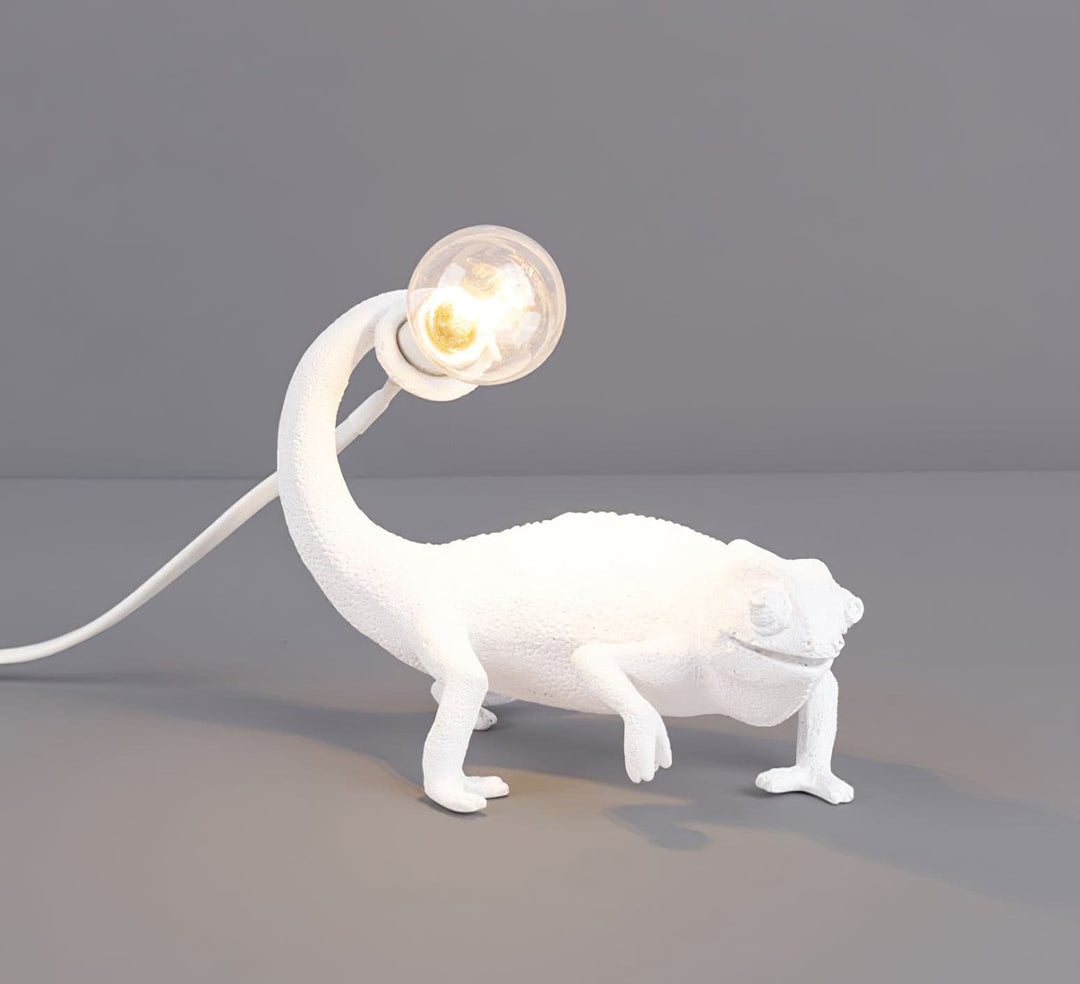 CamouGlow – Resin Table Lamp with Charming Chameleon Detail | Kalsten
