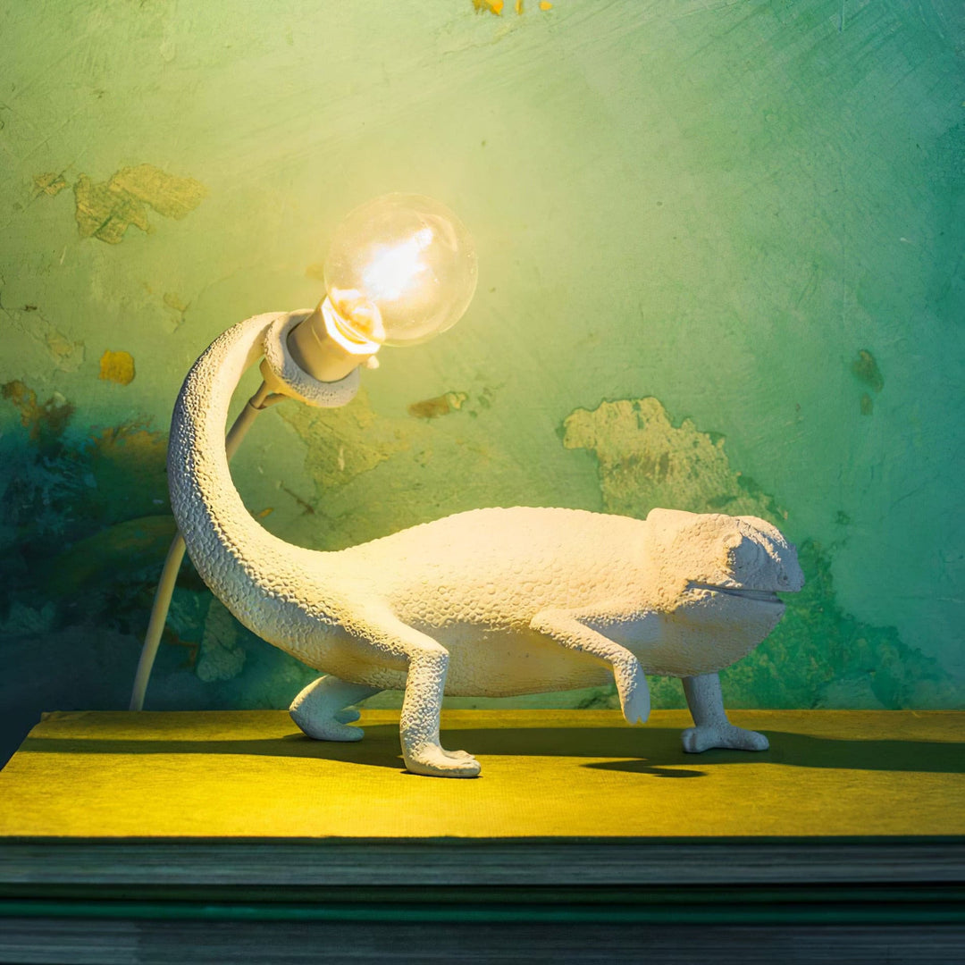 CamouGlow – Resin Table Lamp with Charming Chameleon Detail | Kalsten