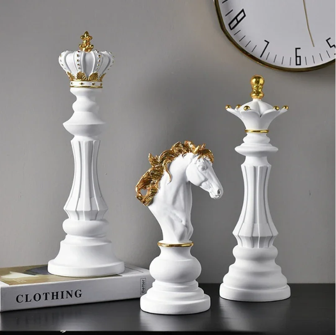 Kalsten | Black and Gold Decorative Chess Pieces Set