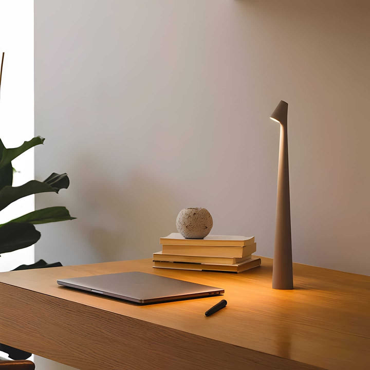 LunaSlim – Elegant Wireless Table Lamp with Adjustable Lighting Kalsten