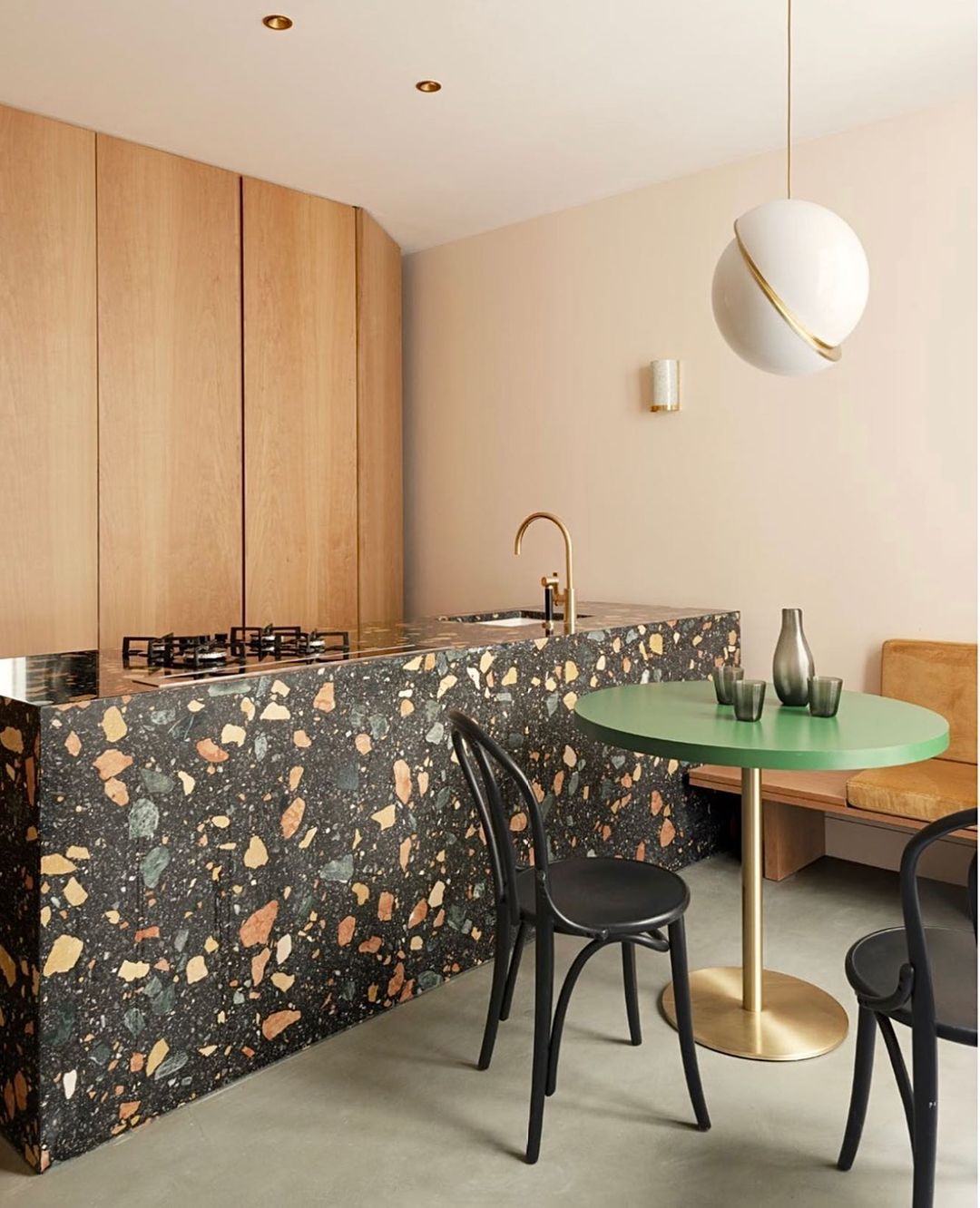 Crescent Houselight Pendant Lamp | Kalsten