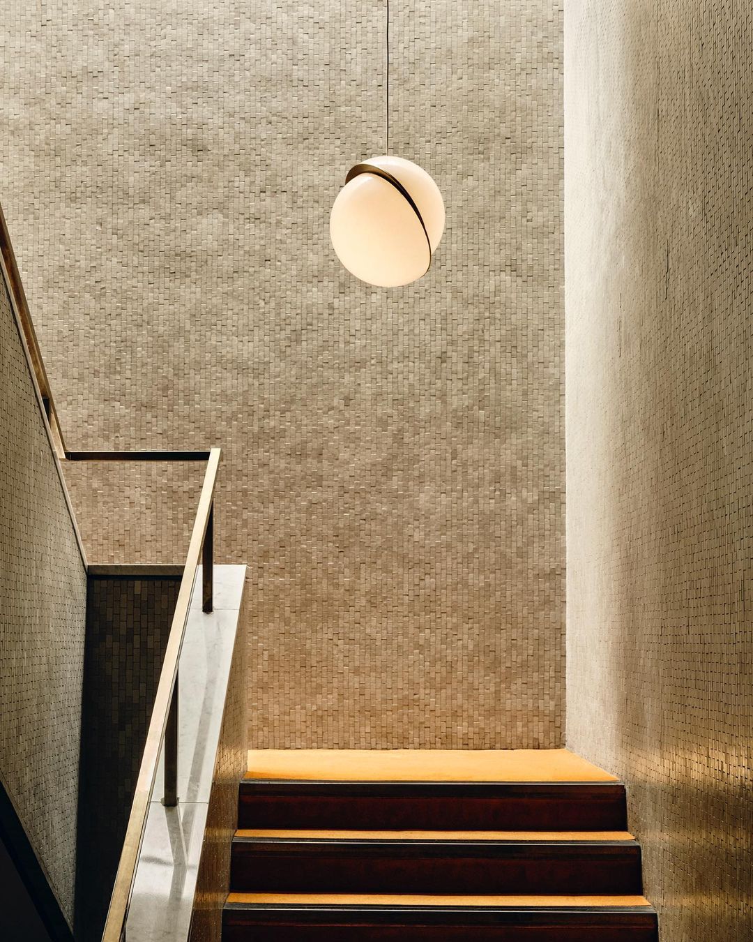 Crescent Houselight Pendant Lamp | Kalsten