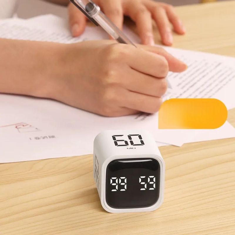 Skanto | Smart Cube Timer with Gravity Sensor and LED Display