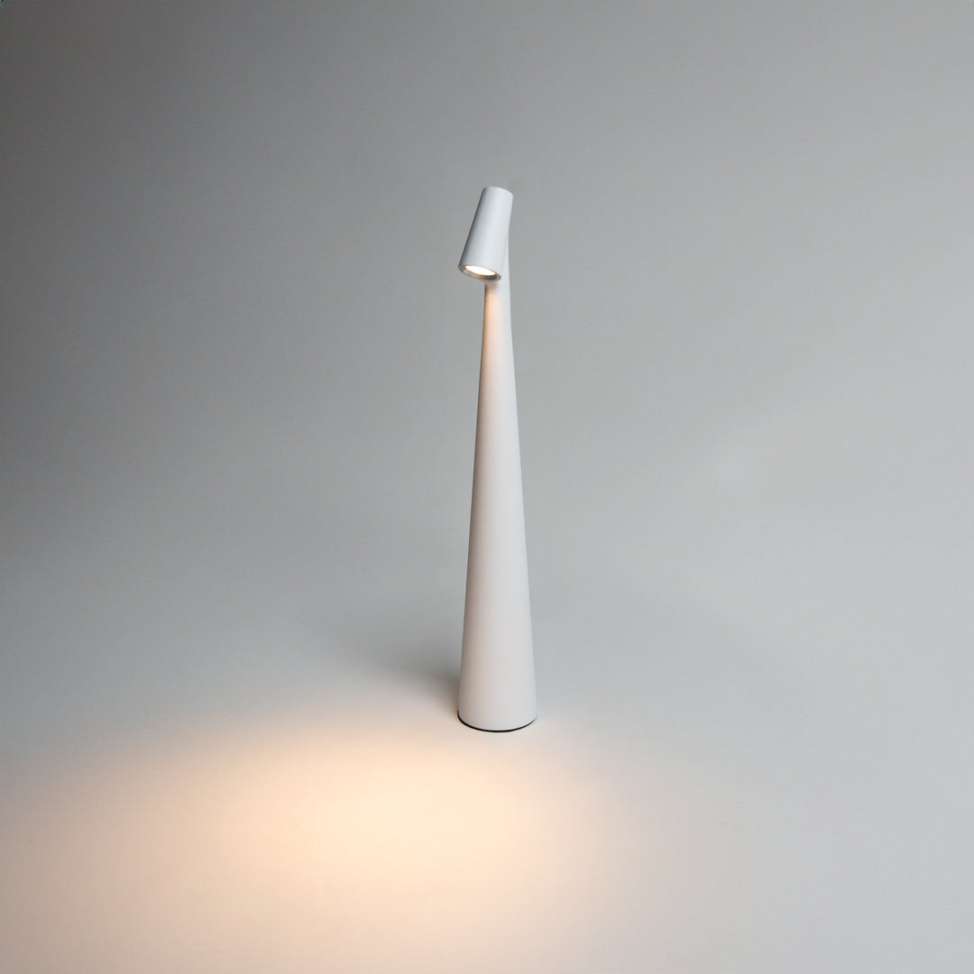 LumiSlim – Rechargeable LED Table Lamp in Style Kalsten