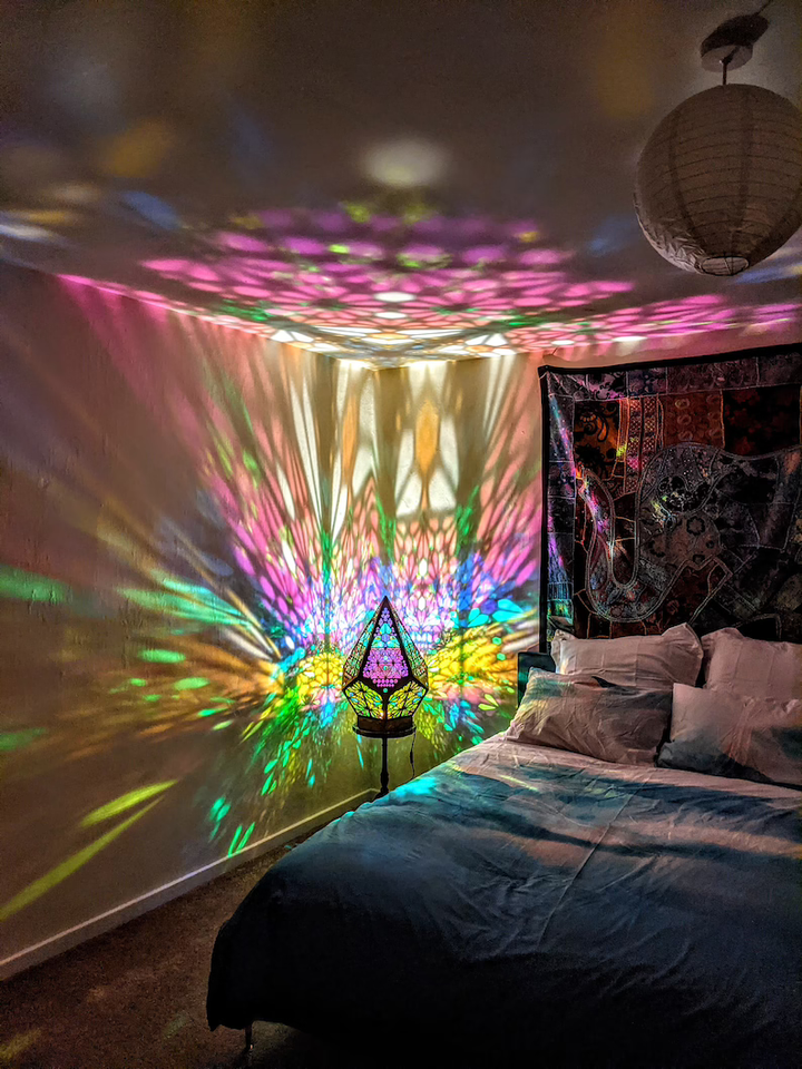Kalsten | Glass-in-Block Style LED Table Lamp - LumiAura