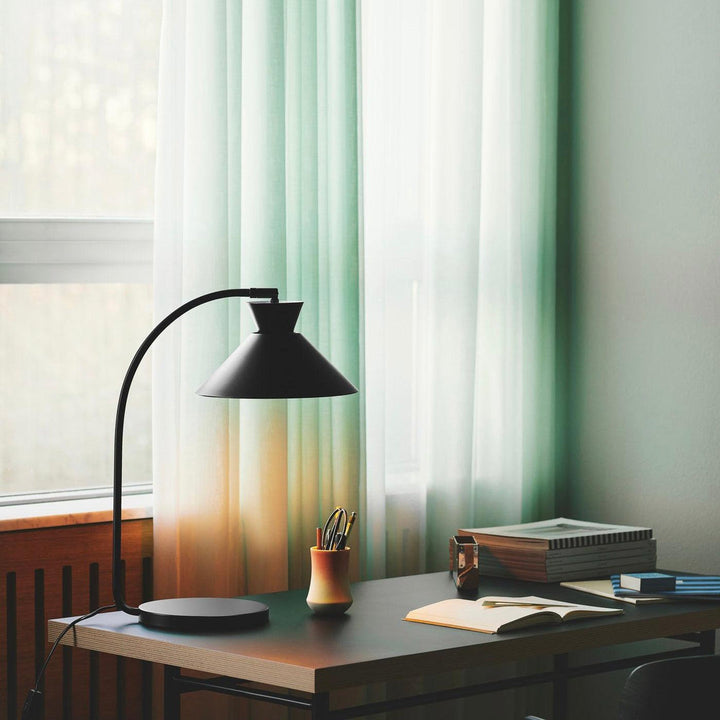 Elegant Retro Lamp - for a Stylish Interior Transformation Kalsten