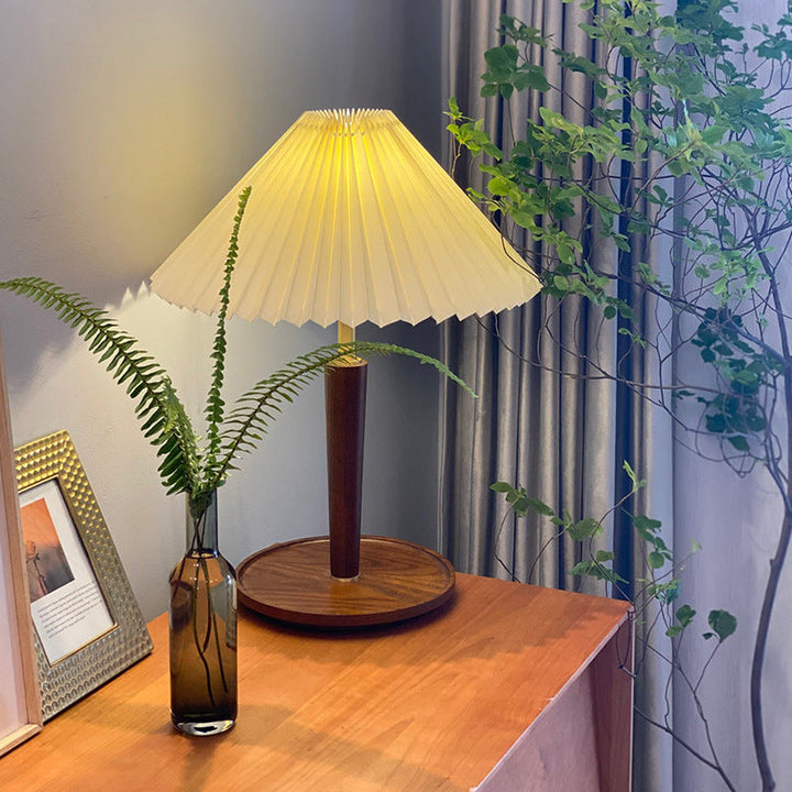 Elegant Vintage Woodly Table Lamp - Table Lamp with Pleated Design Kalsten