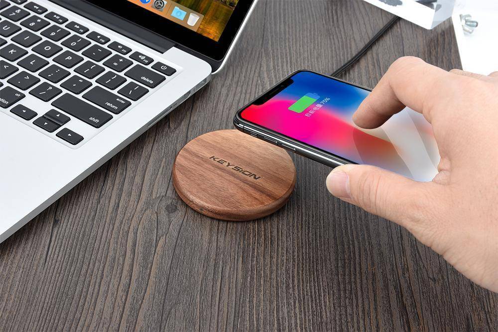Kalsten | Sustainable Qi Fast Charger made of Bamboo with Overheat Protection