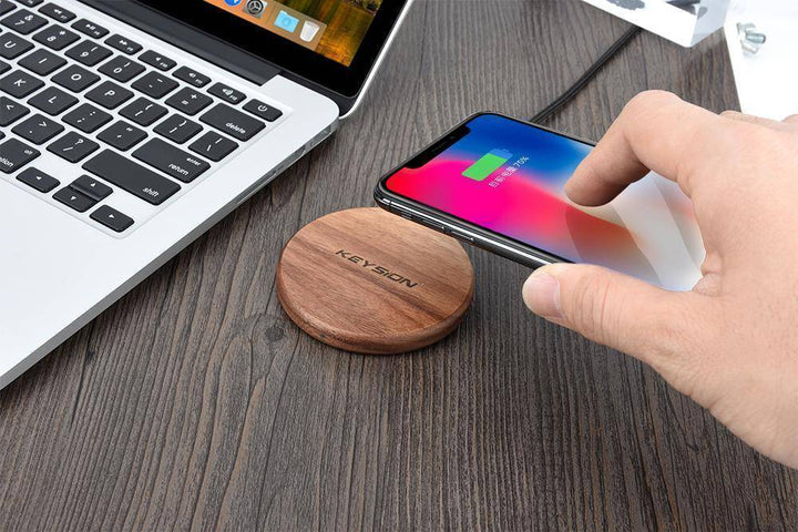Kalsten | Sustainable Qi Fast Charger made of Bamboo with Overheat Protection