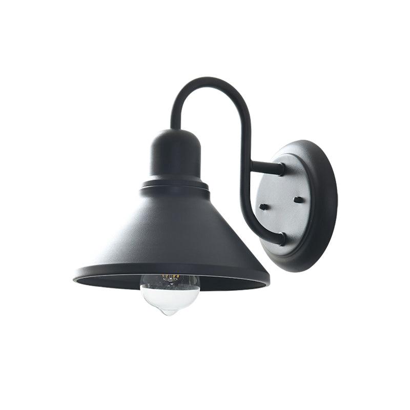 Fable Outdoor Wall Lamp | Kalsten