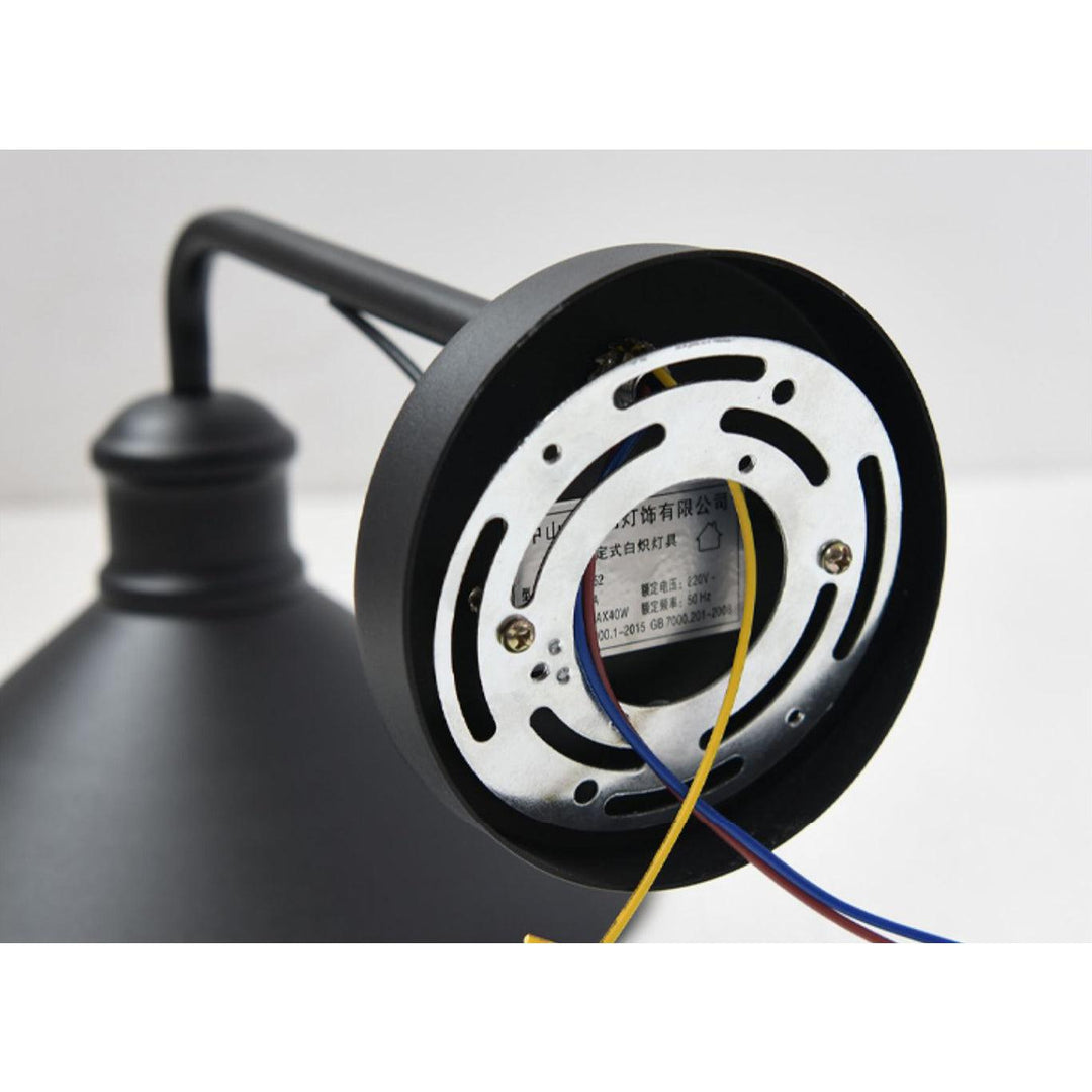 Fable Outdoor Wall Lamp | Kalsten