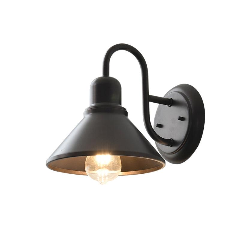 Fable Outdoor Wall Lamp | Kalsten