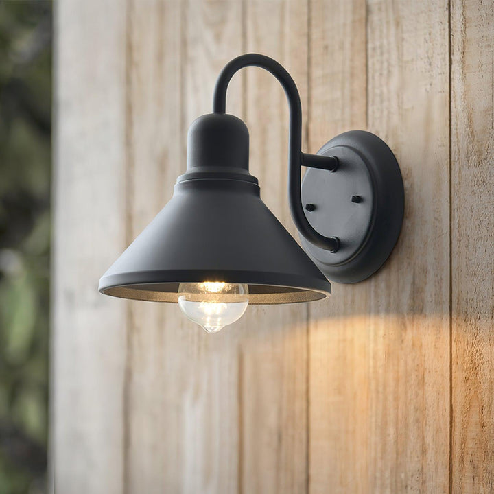 Fable Outdoor Wall Lamp | Kalsten