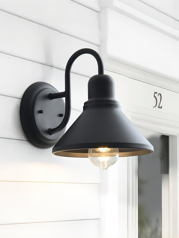 Fable Outdoor Wall Lamp | Kalsten