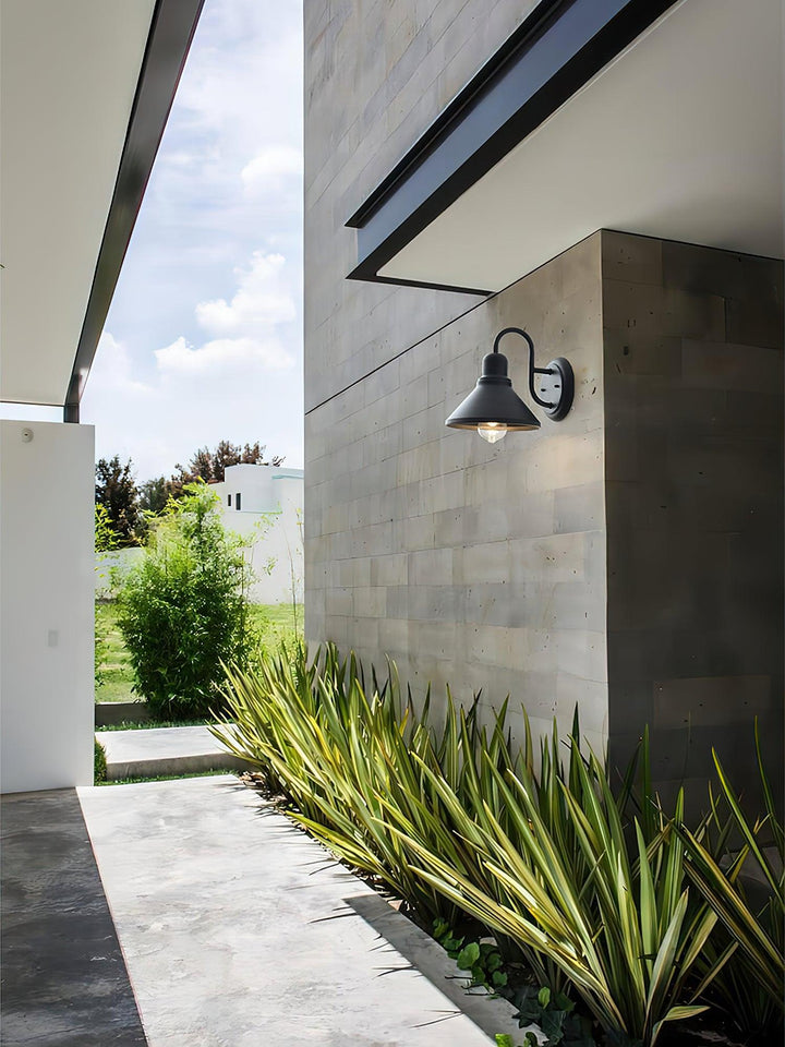Fable Outdoor Wall Lamp | Kalsten