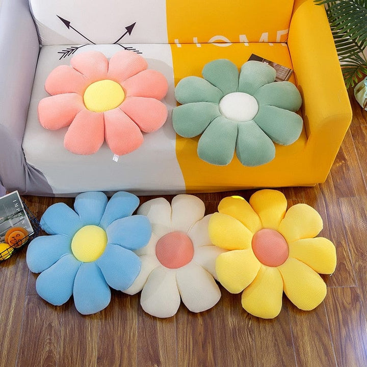 Flower-shaped cushions | Kalsten