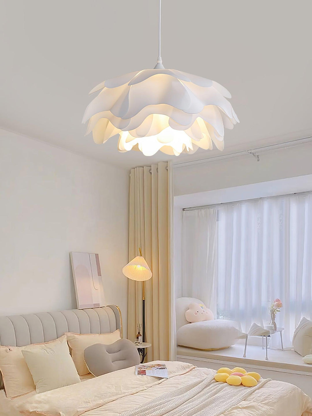 Flower Shaped White Drop light Pendant Lamp | Kalsten