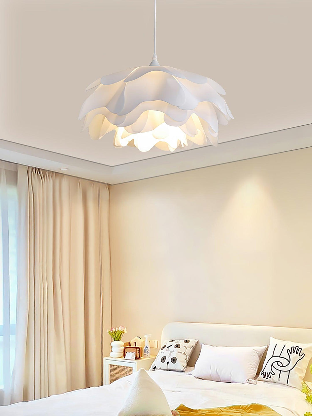 Flower Shaped White Drop light Pendant Lamp | Kalsten