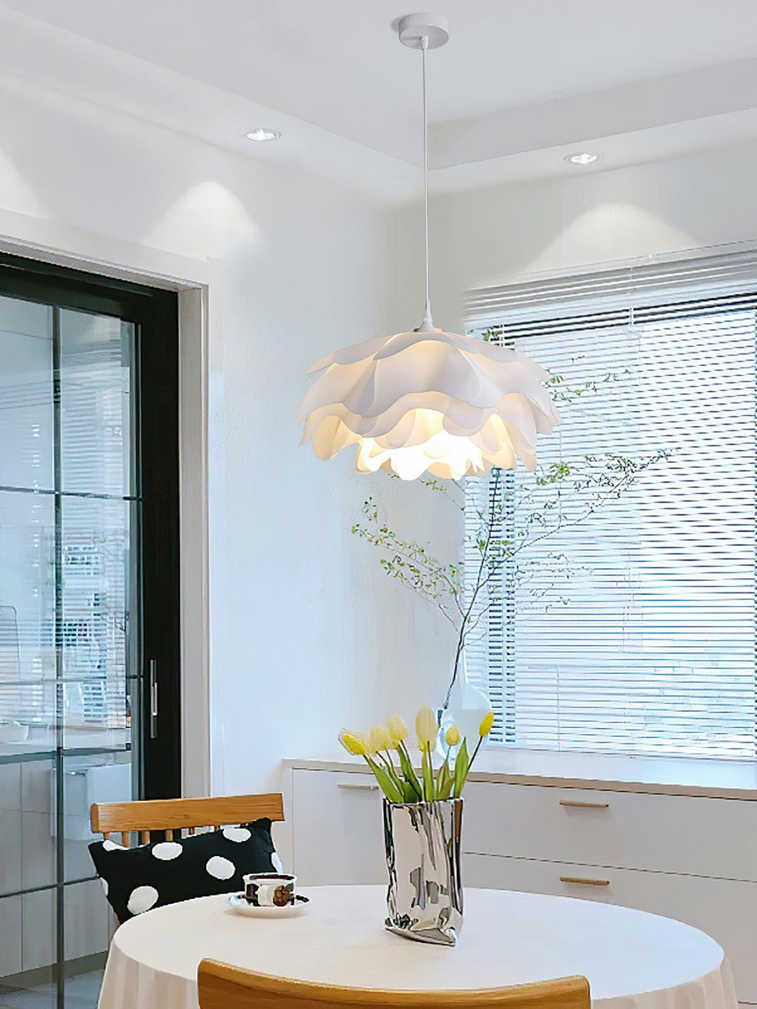 Flower Shaped White Drop light Pendant Lamp | Kalsten