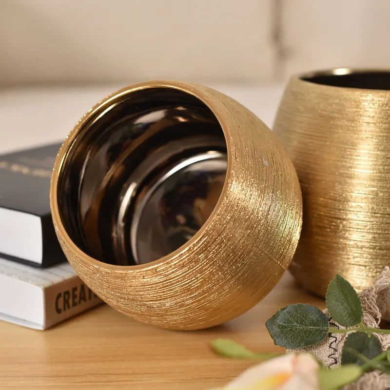 Kalsten | Gold-coated flower pot