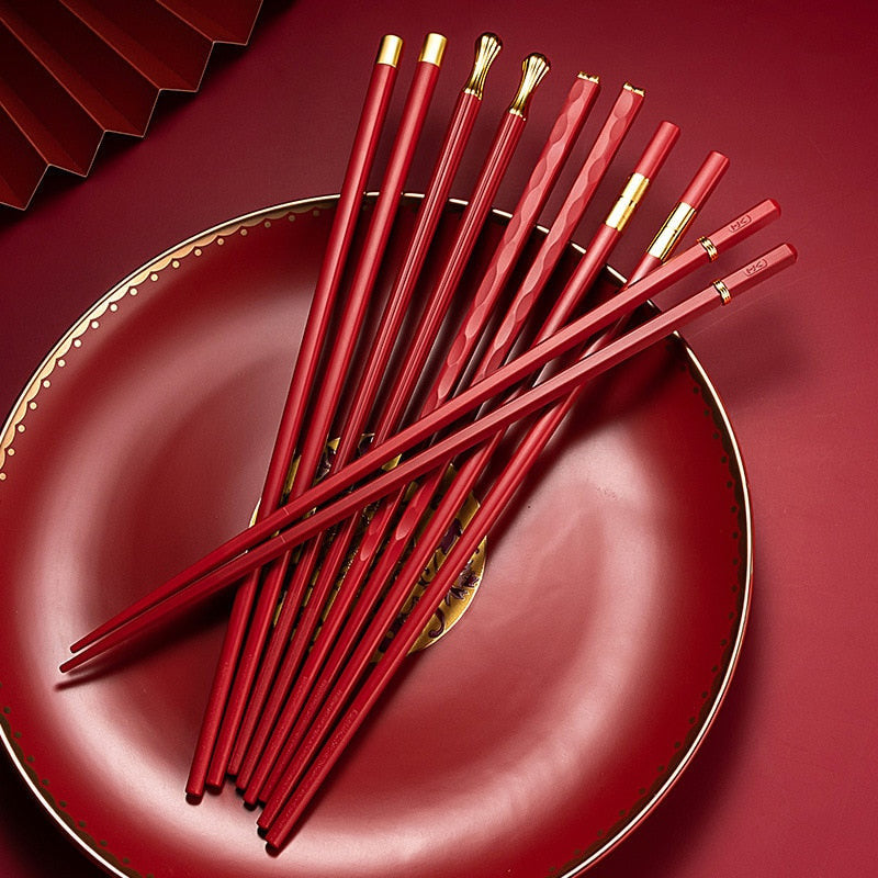 Skanto | Tradition and Class – Hand-Painted Chopsticks