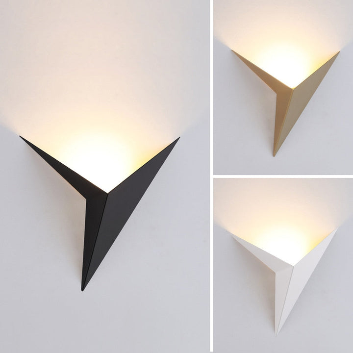 Kalsten | Trigon Wall Light