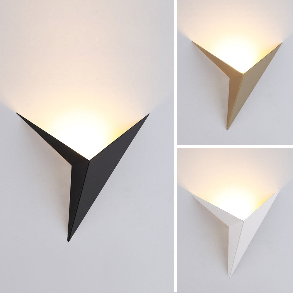 Modern Triangular Wall Lamp - TrigoLux | Kalsten