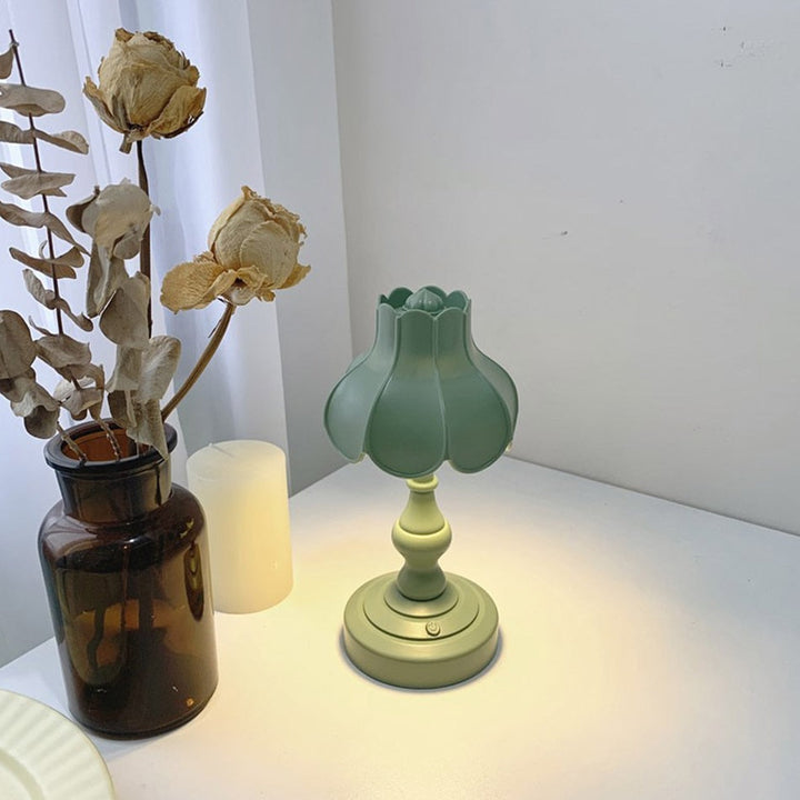 Retro Lotus Desktop Lamp | Kalsten