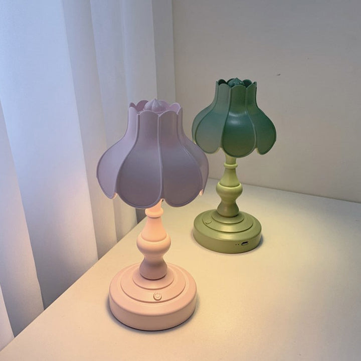 Retro Lotus Desktop Lamp | Kalsten