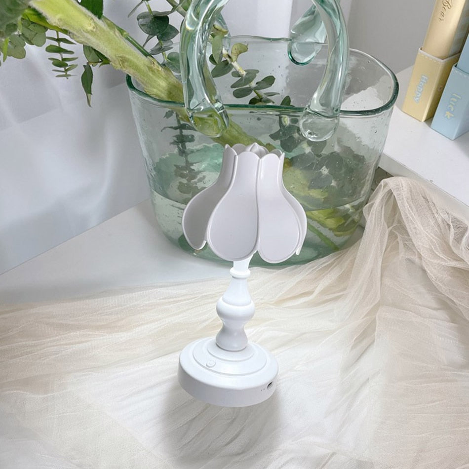 Retro Lotus Desktop Lamp | Kalsten
