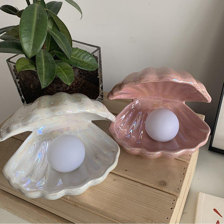 Chelly Chic Shell Lamp | A magical lamp with a pearl | Kalsten