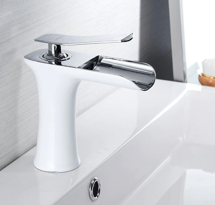 Modern Bathroom Faucet – Elegant Design