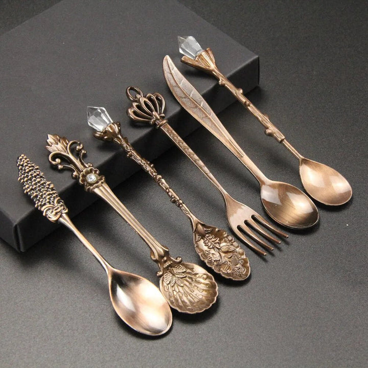 Vintage Engraved Teaspoon – Classic Elegance for Your Table Kalsten